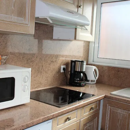 Pyrene Holidays - Appartement Spacieux - Chambres Climatisees - Cour Privee *
