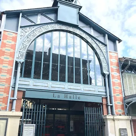 Apartman Pyrene Holidays - Appartement Spacieux - Chambres Climatisees - Cour Privee