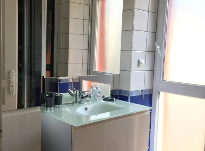 Pyrene Holidays - Spacieux Et Familial - Voyage Et Cure Thermale A De Bigorre 아파트