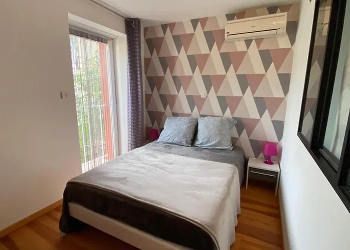 Pyrene Holidays - Spacieux Et Familial - Voyage Et Cure Thermale A De Bigorre *