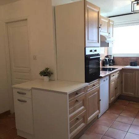 Apartament Pyrene Holidays - Appartement Spacieux - Chambres Climatisees - Cour Privee Bagnères-de-Bigorre
