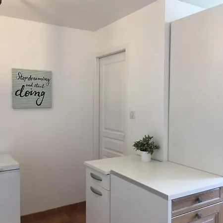 Pyrene Holidays - Appartement Spacieux - Chambres Climatisees - Cour Privee Bagnères-de-Bigorre