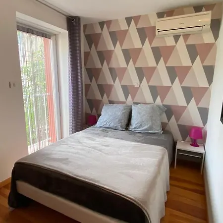 Pyrene Holidays - La Fontaine - Triplex Spacieux A 10mn A Pied Des Thermes *