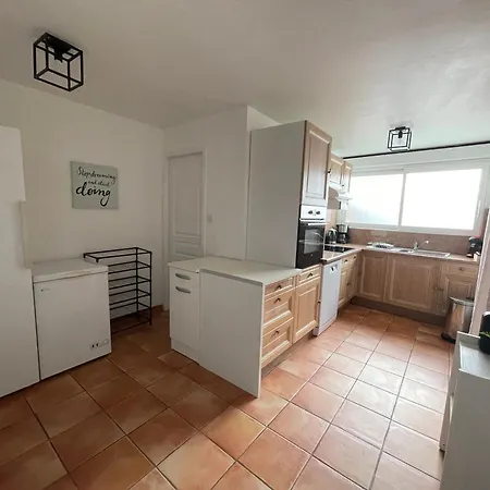 Pyrene Holidays - Appartement Spacieux - Chambres Climatisees - Cour Privee Apartament *