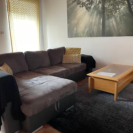 Pyrene Holidays - Appartement Spacieux - Chambres Climatisees - Cour Privee