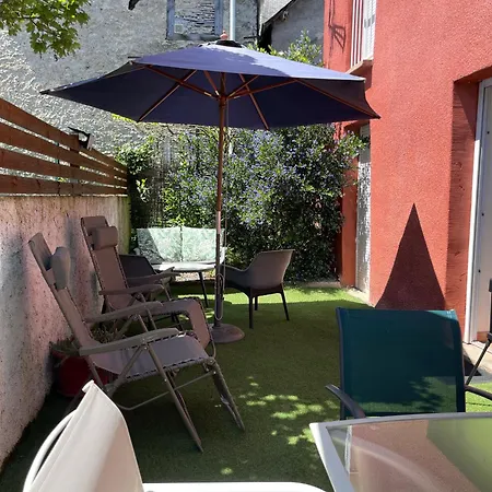 Pyrene Holidays - Appartement Spacieux - Chambres Climatisees - Cour Privee Apartament